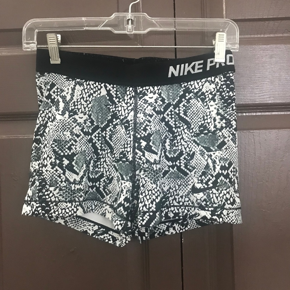 Women's Nike Pro 3.0 Dri-Fit Spandex Shorts SIZE M